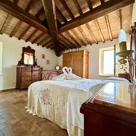 Poggiosalto In Toscana Pienza