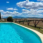 Poggiosalto In Toscana *