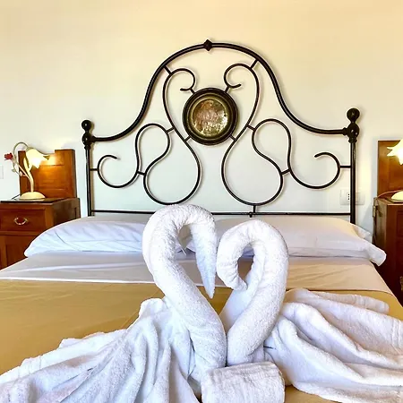 Poggiosalto In Toscana *